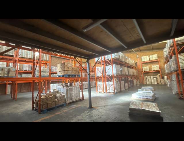 664M² WAREHOUSE TO LET IN MEADOWDALE